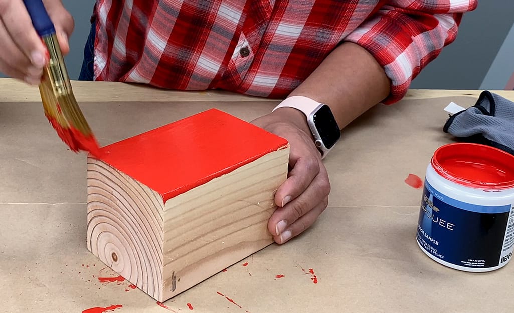 The bottom block is painted solid red. The bottom block is painted solid red.