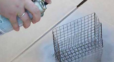 Spray pain box - Suet Bird Feeder Spray pain box - Suet Bird Feeder