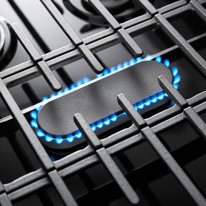 Whirlpool 5.0 cu. ft. Gas Range with Self Cleaning and Center Oval