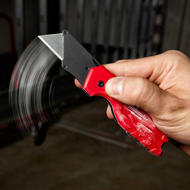 MILWAUKEE Fastback Compact Utility Knife - One-Hand Opening With Tool-Free Blade Change