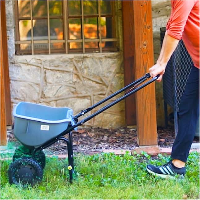 Pennington 35 lbs. Sun and Shade Lawn Booster with Smart Seed